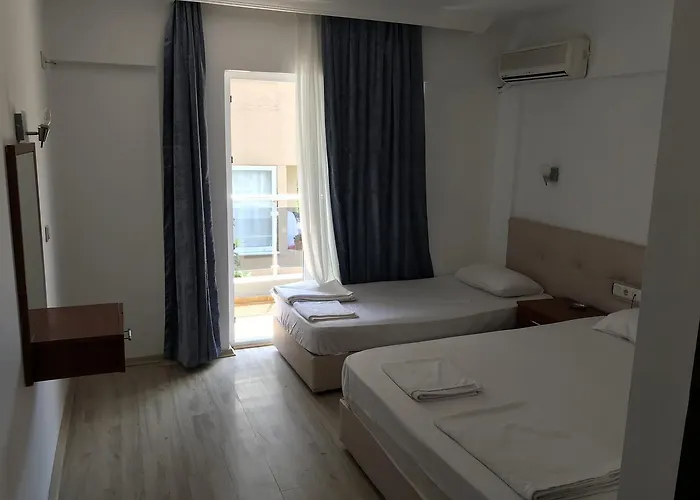 Twenty One 酒店 马尔马里斯